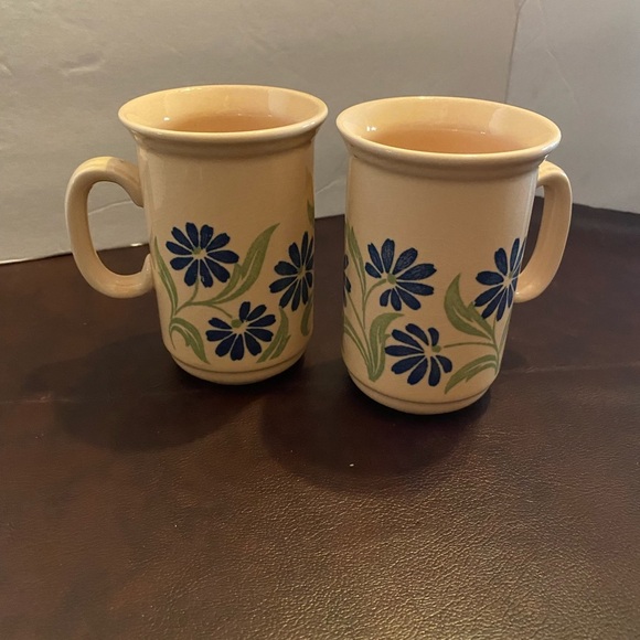 Daisy mugs - Picture 1 of 6